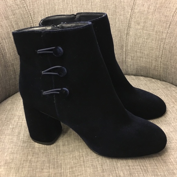 NEW Nine West Blue Velvet Heeled Booties - Picture 2 of 6